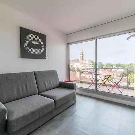 A A 3 Min A Pied De La *